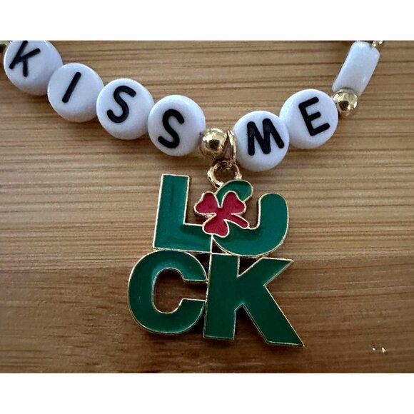 St Patricks Day Bracelet New Puka Beads Lucky Kiss Me Festive Party Para… - Picture 4 of 12